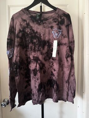 Universal Thread Oversized Tie Dye Butterfly Graphic Tee Long Sleeve‎ Medium NWT